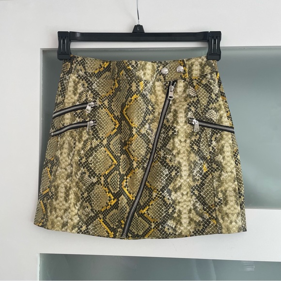 Snakeskin style mini skirt - Picture 4 of 6
